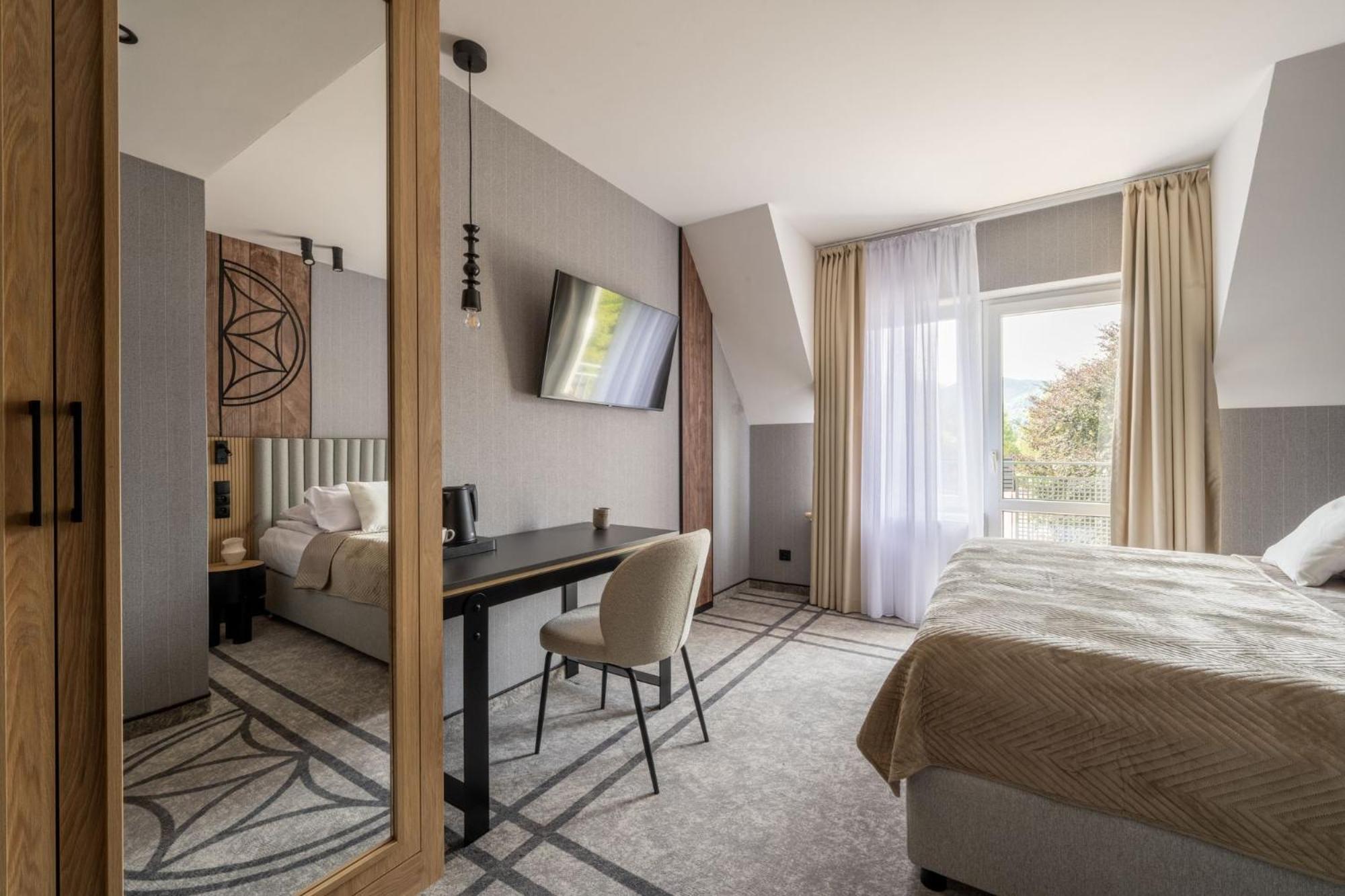 Deluxe Double or Twin Room