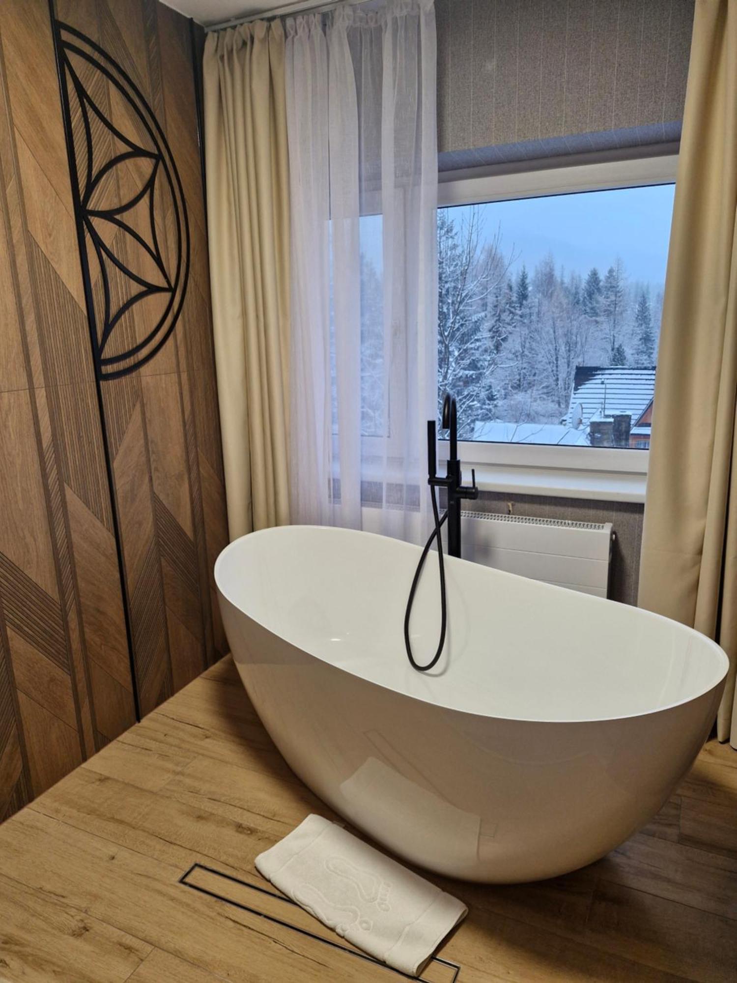 One bedroom Suite Apartment bath