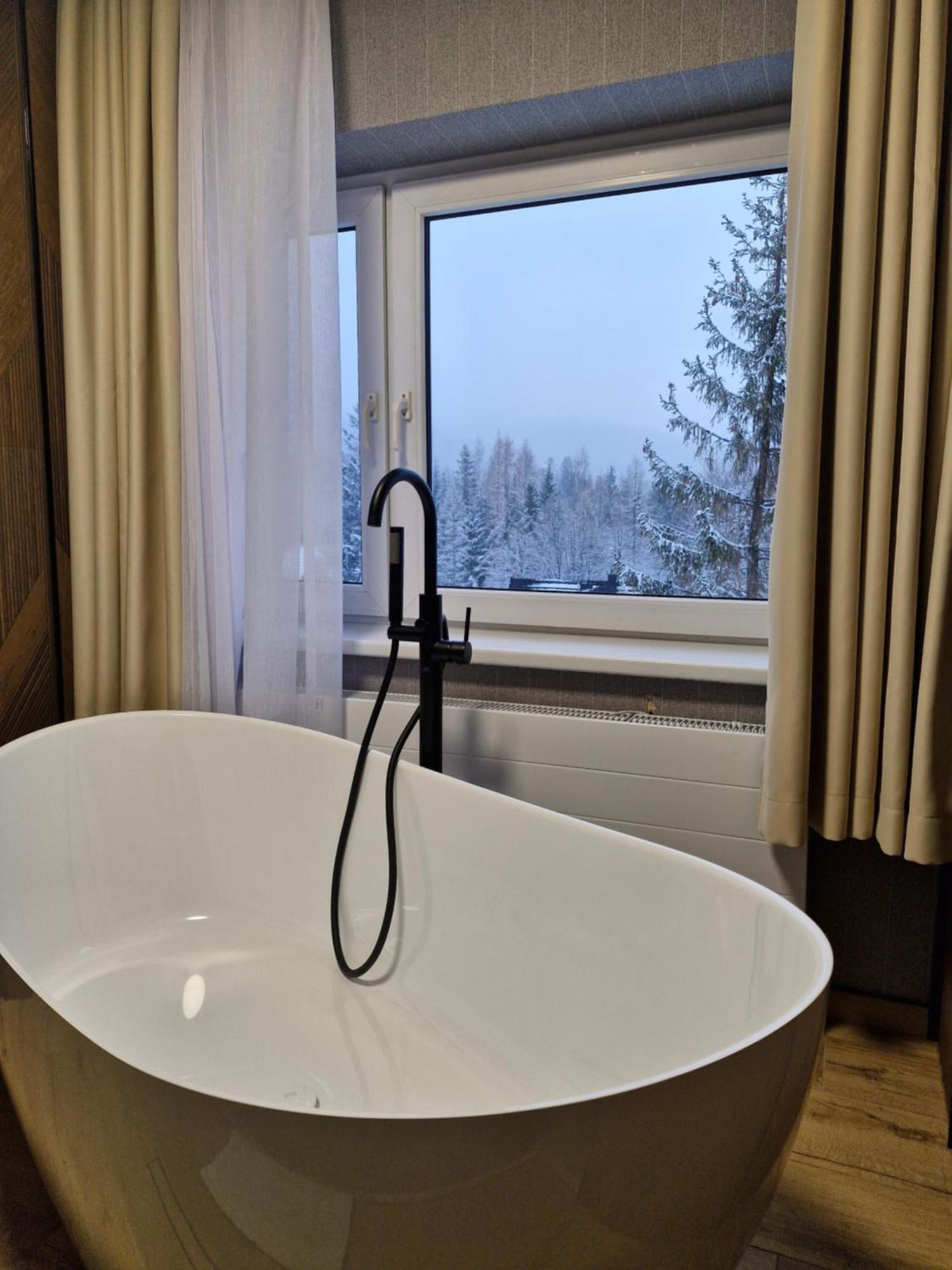 One bedroom Suite Apartment bath