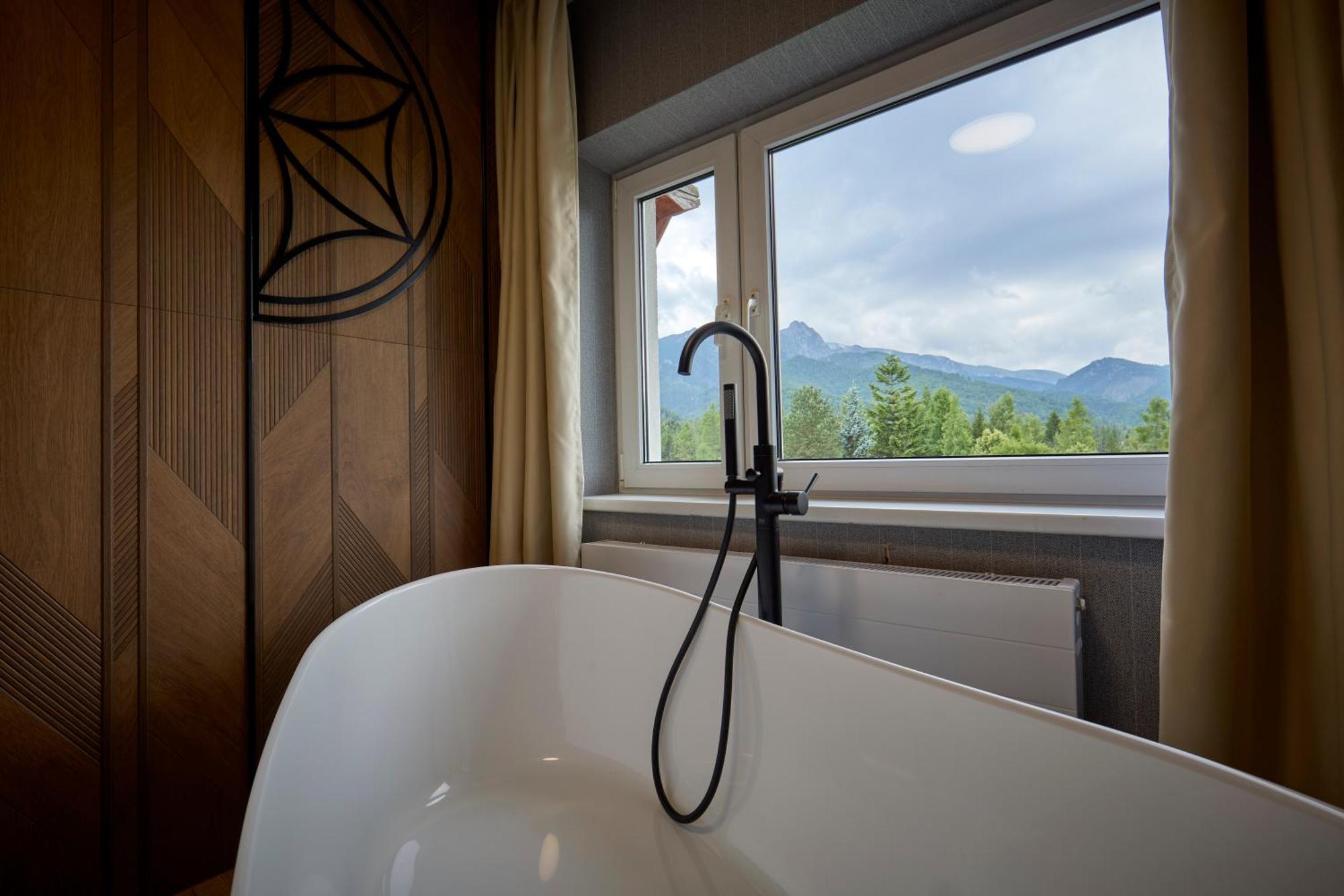 One bedroom Suite Apartment bath